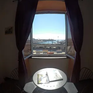Al Fronte Del Porto Janov